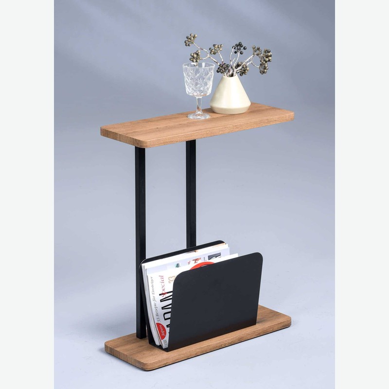 Giulio - Tavolino con portagiornali integrato, in legno laminato e metallo